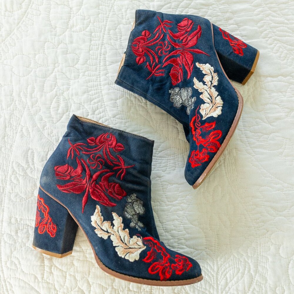 Billy Ella Embroidered Ankle Boots Women's Size 8